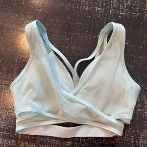 Nike sports bra with removable pads, mesh layer